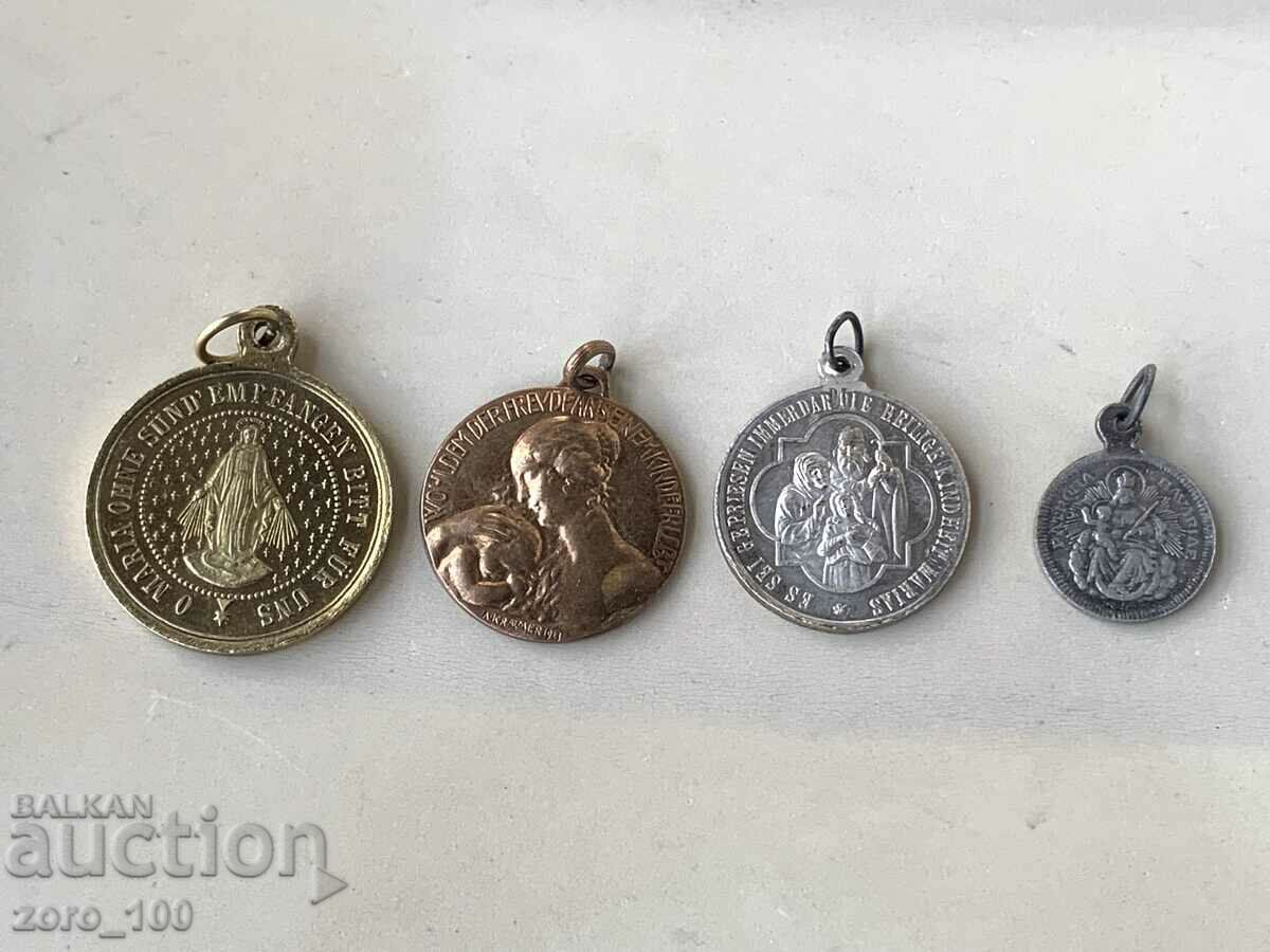 Лот стари медалчета, много са запазени!
