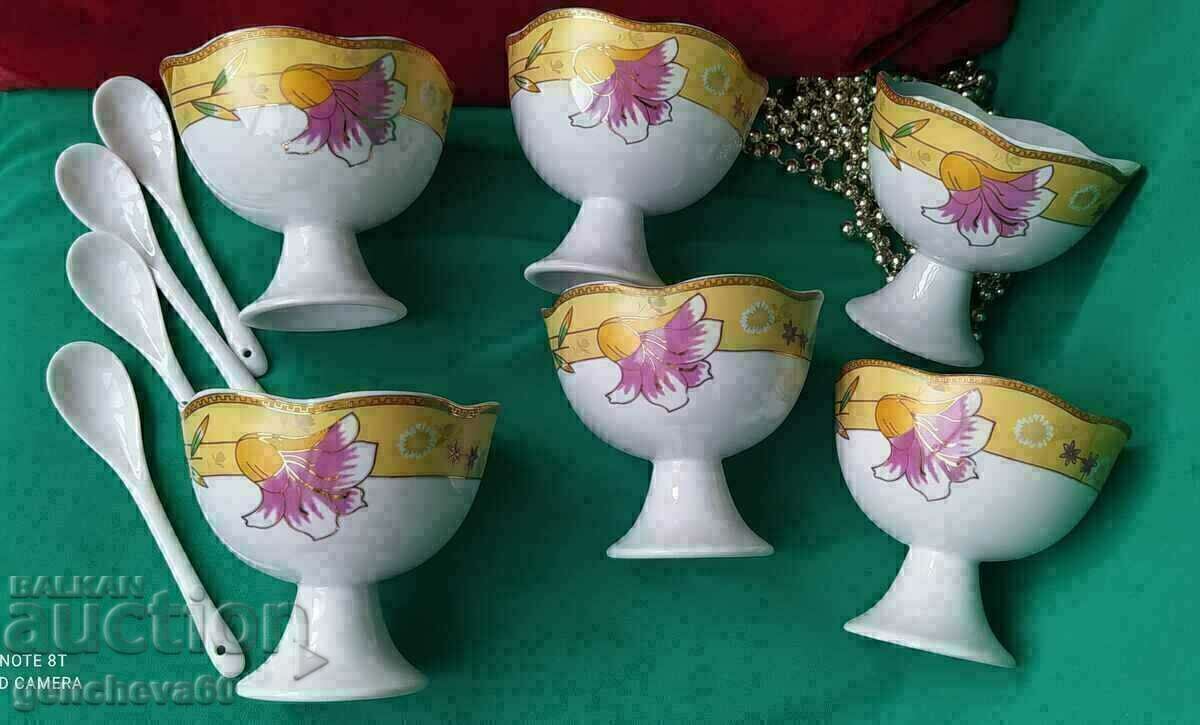 Set of porcelain ice cream cups with spoons - 6