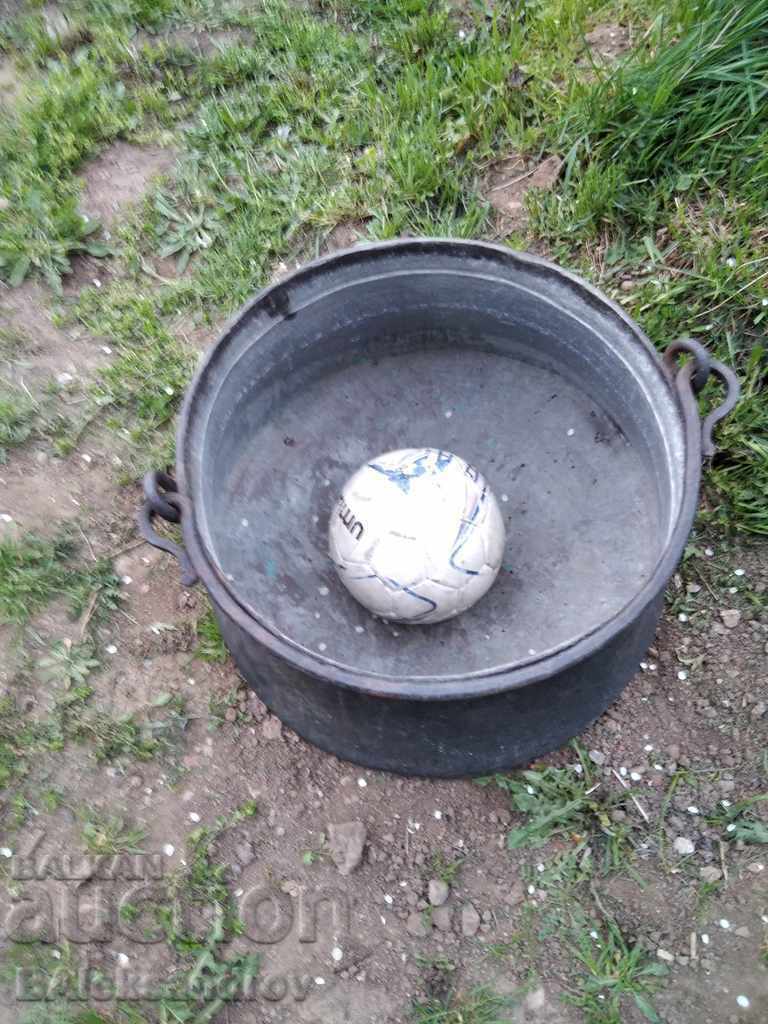 Cazan de cupru imens cu preț 290.00 BGN | € 148.27 Cazan de cupru imens cu preț 290.00 BGN | € 148.27