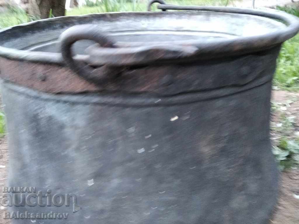 Livrarea Cazan de cupru imens Livrarea Cazan de cupru imens