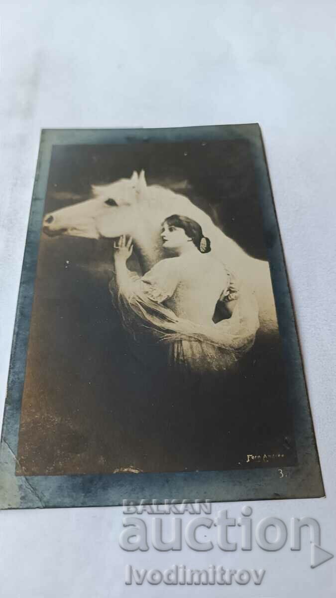 Пощенска картичка Младо момиче и бял кон 1925