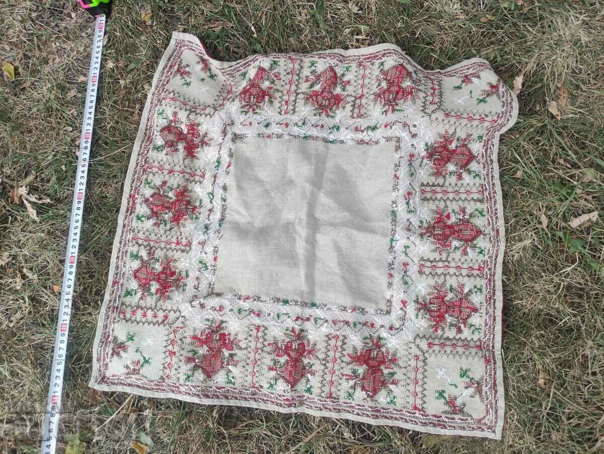 Delivery of A small tablecloth with embroidery Delivery of A small tablecloth with embroidery