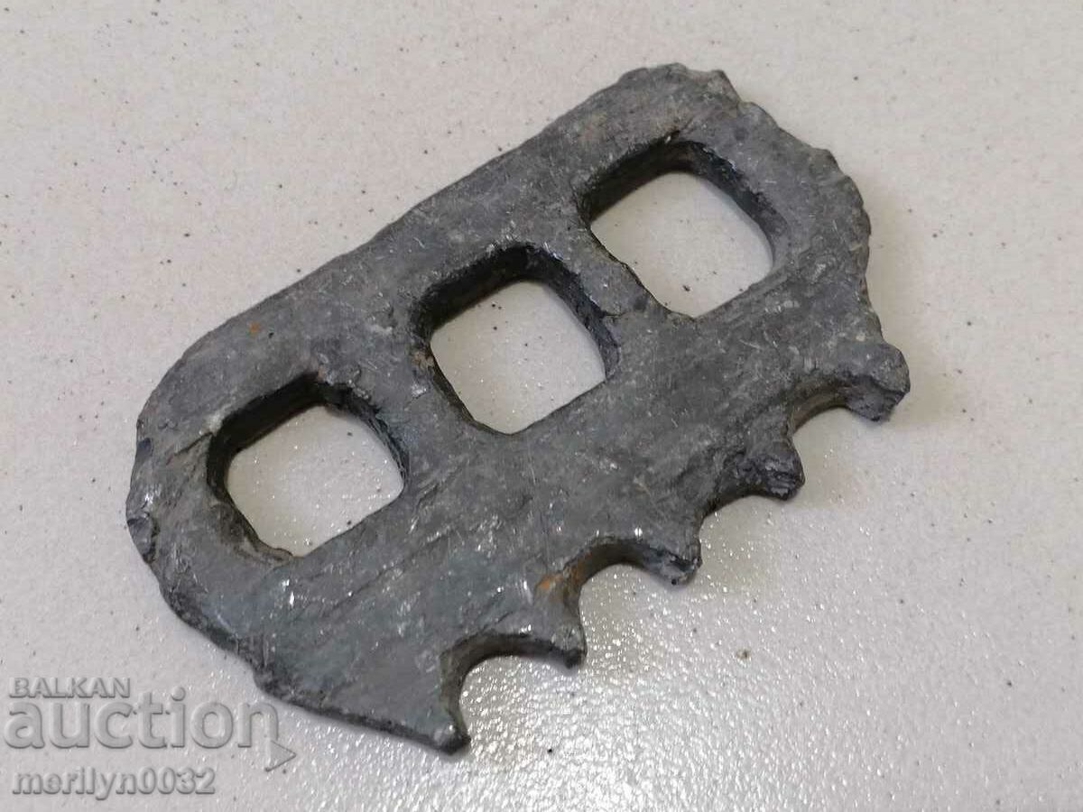 Un vechi box de plumb pentru lupta corp la corp cu preț 82.00 BGN | € 41.93