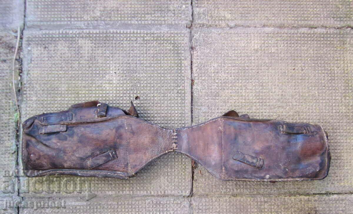 Old leather saddlebags and a leather pouch for a military motorcycle - 5 Old leather saddlebags and a leather pouch for a military motorcycle - 5