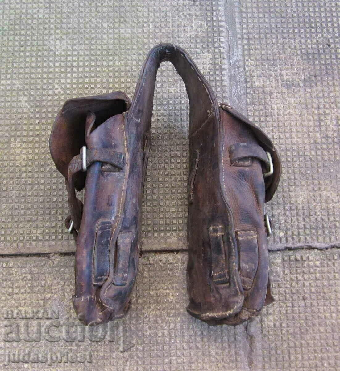 ВСВ  Царство България дисаги кожена паласка за военен мотор