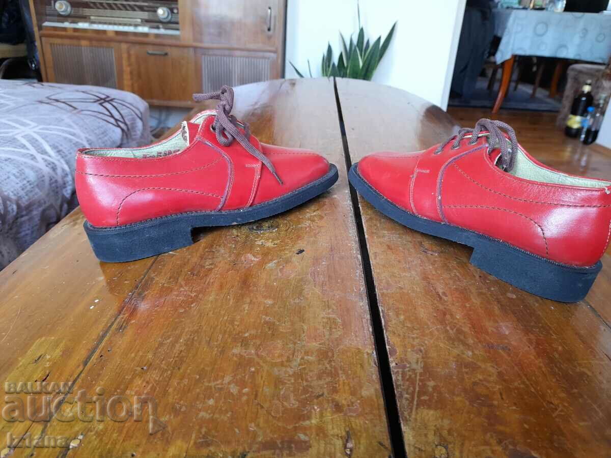 Auction  Old children's shoes