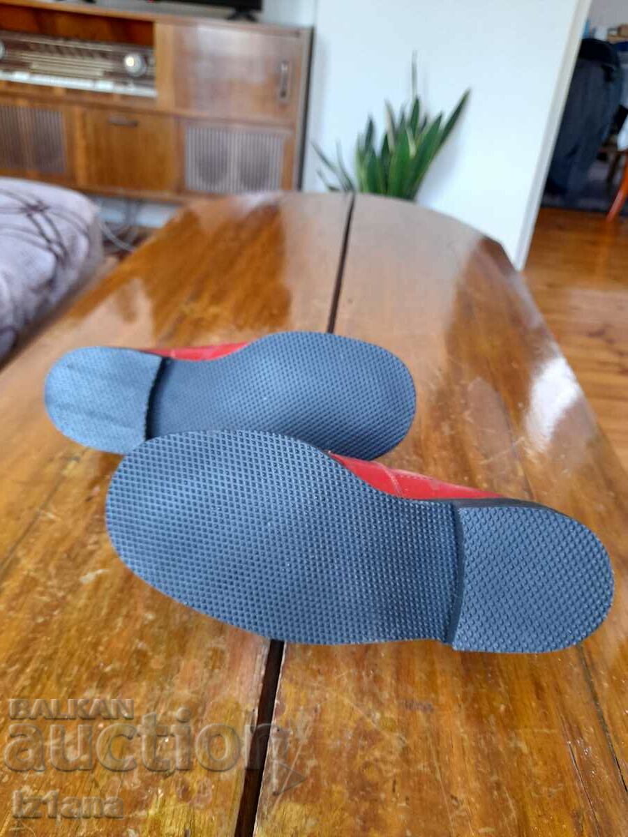 Old children's shoes - 5