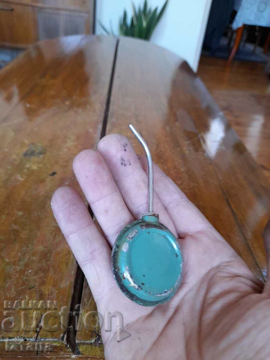 Delivery of Old olive oil Delivery of Old olive oil