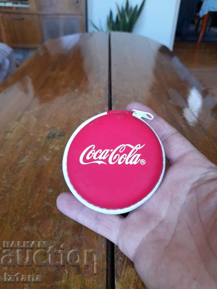 O toaletă veche Coca Cola, Coca Cola cu preț 25.00 BGN | € 12.78 O toaletă veche Coca Cola, Coca Cola cu preț 25.00 BGN | € 12.78