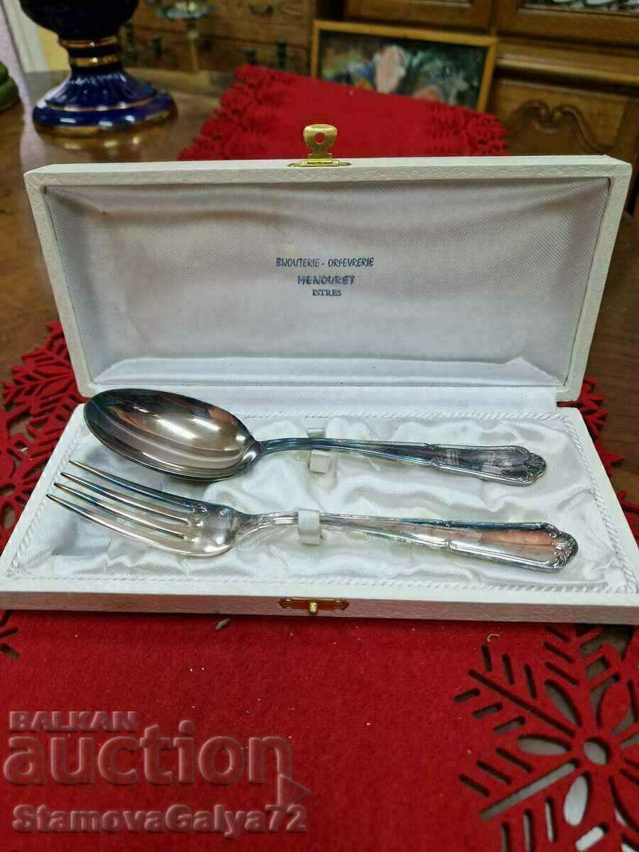 A great antique French Orfevrerie dining set with price € 35.28 | 69.00 BGN A great antique French Orfevrerie dining set with price € 35.28 | 69.00 BGN