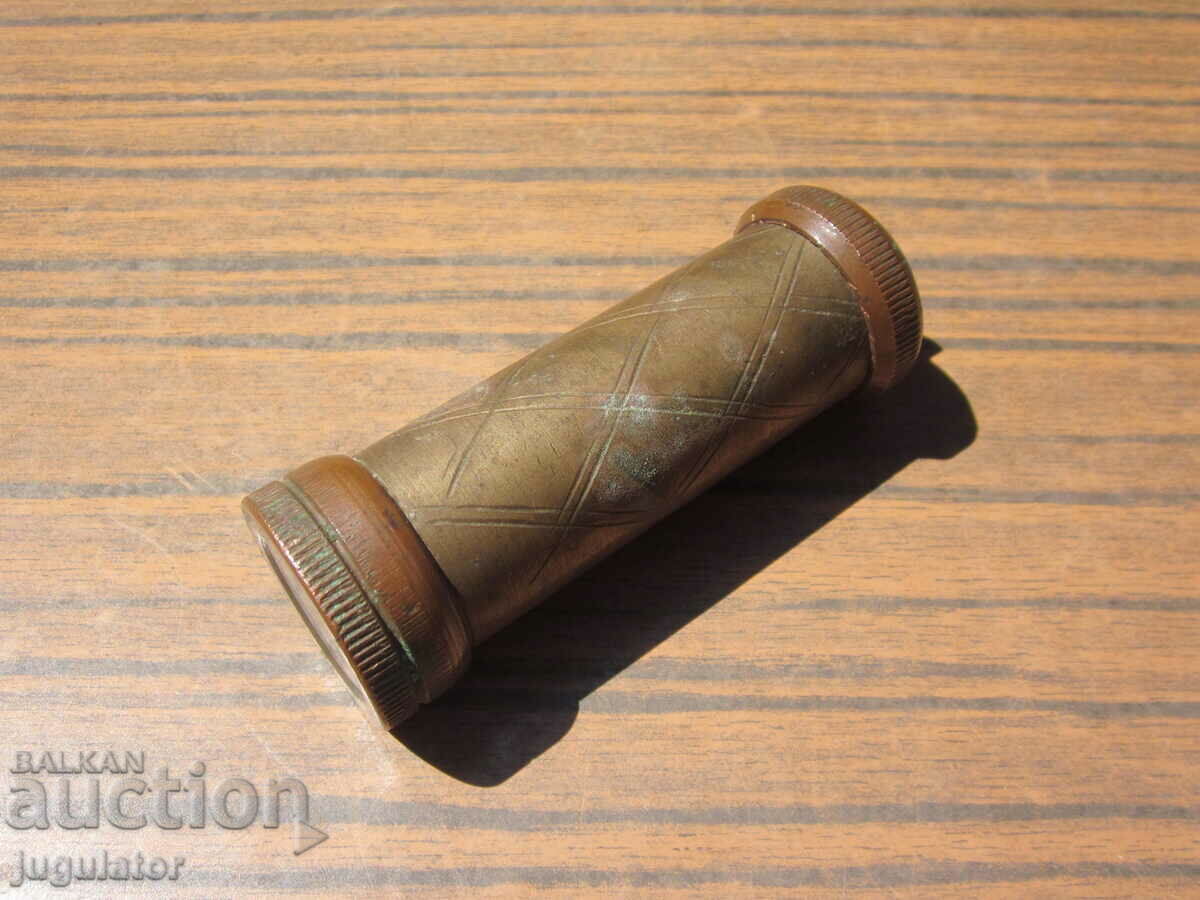antique small bronze mechanical pepper mill with price 15.00 BGN | € 7.67 antique small bronze mechanical pepper mill with price 15.00 BGN | € 7.67