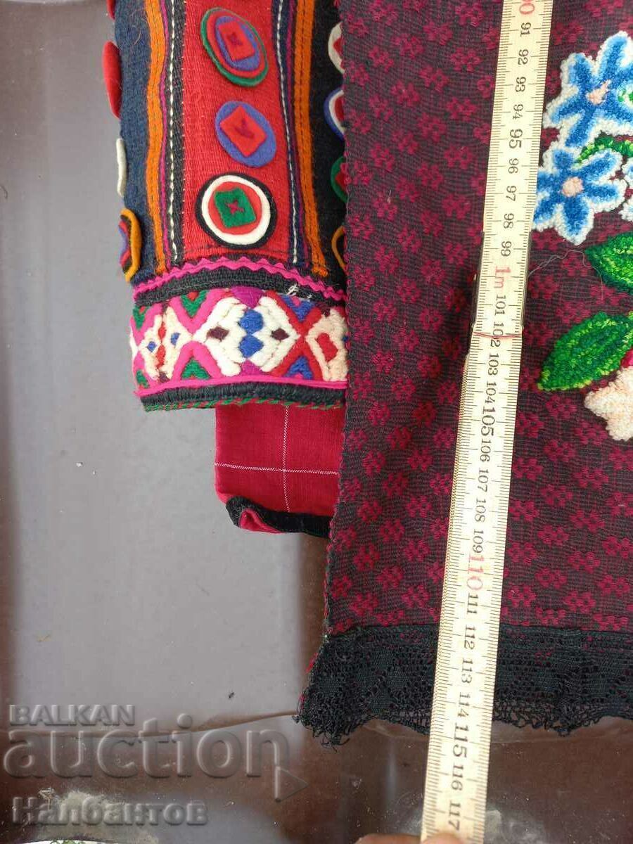 Auction WOMEN'S THRACIAN COSTUME Auction WOMEN'S THRACIAN COSTUME