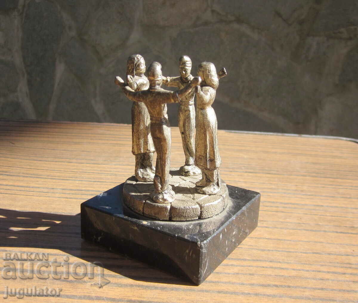 Auction  old Bulgarian folk figure figurine people dance costumes