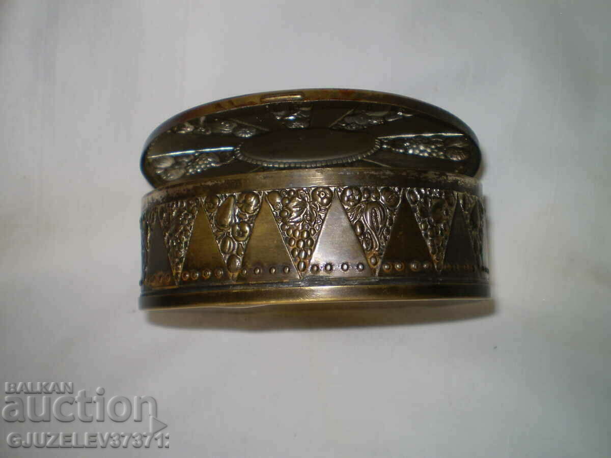 19th century silver plated brass jewelery box with price 89.00 BGN | € 45.50 19th century silver plated brass jewelery box with price 89.00 BGN | € 45.50