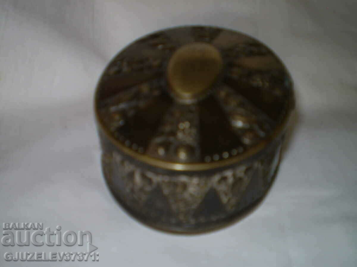 Auction 19th century silver plated brass jewelery box Auction 19th century silver plated brass jewelery box