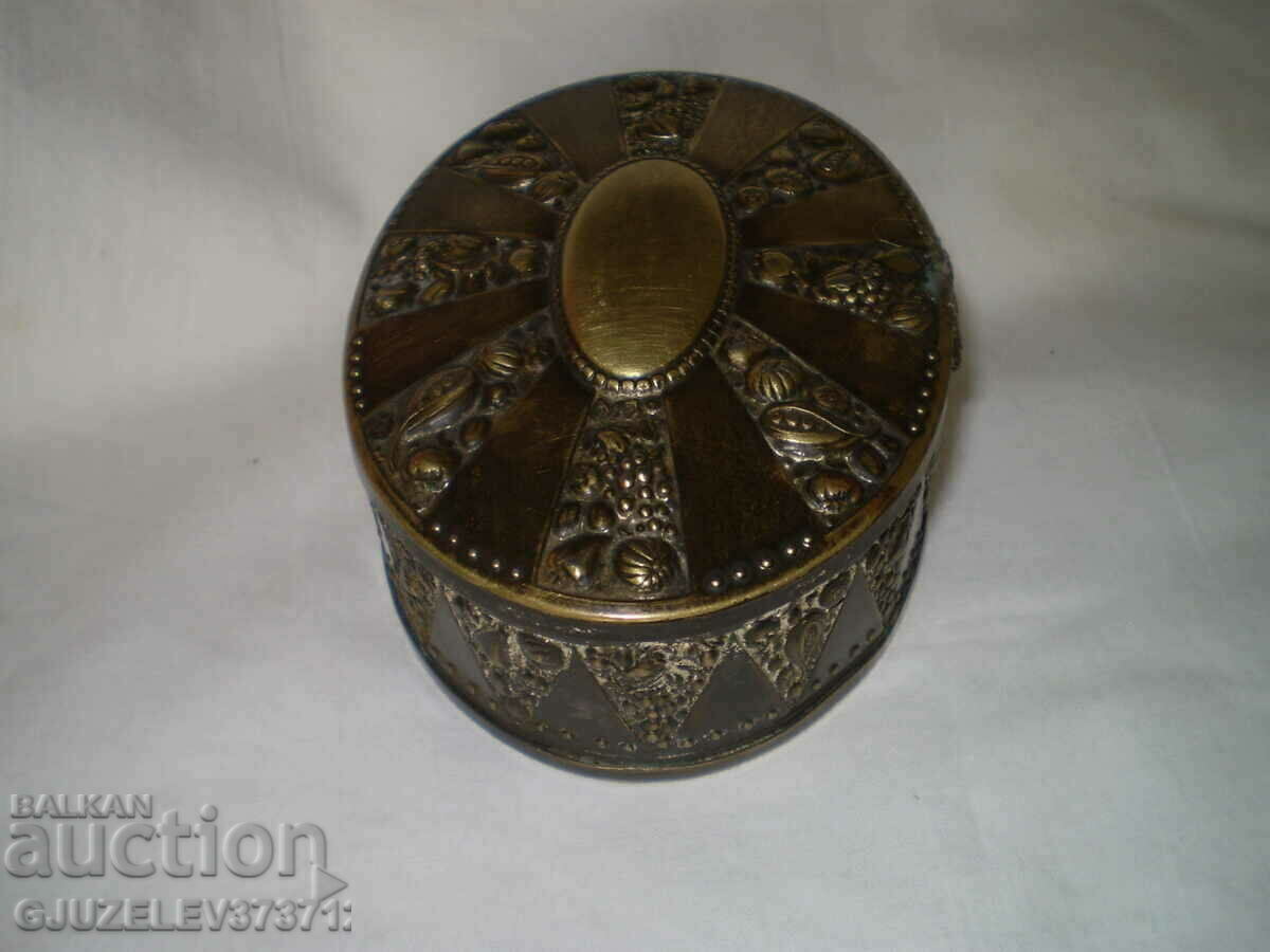 19th century silver plated brass jewelery box - 7 19th century silver plated brass jewelery box - 7