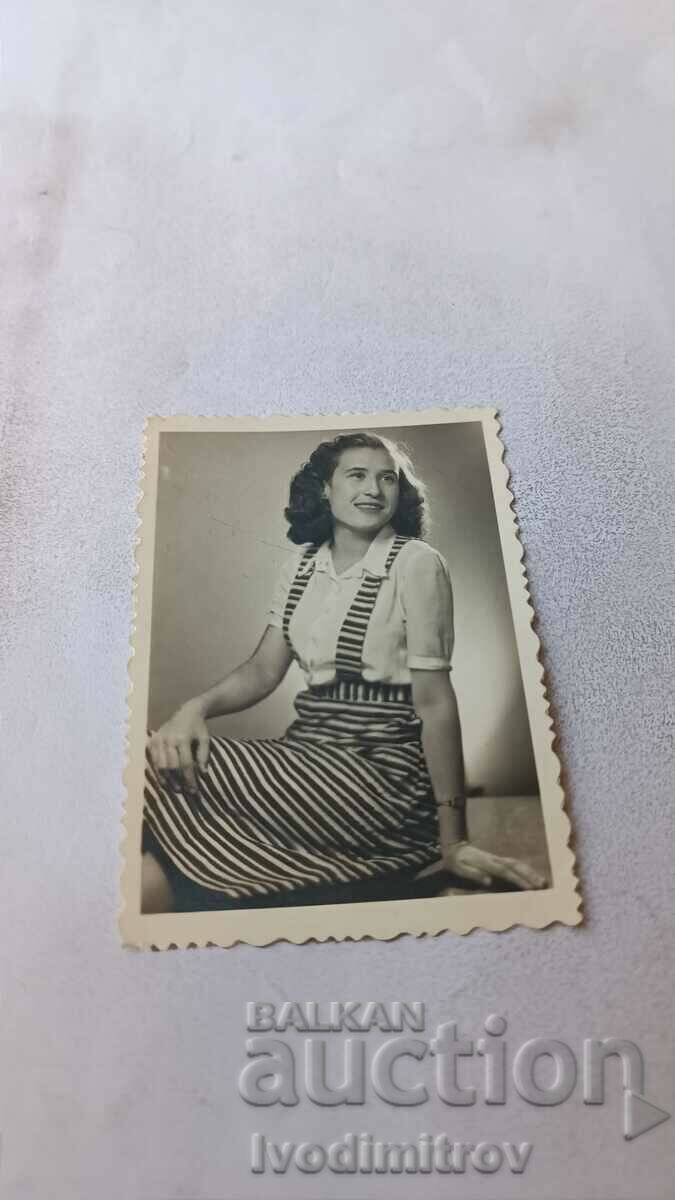 Снимка Бургасъ Младо момиче 1943