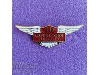 Manchester United W. Reeves Badge