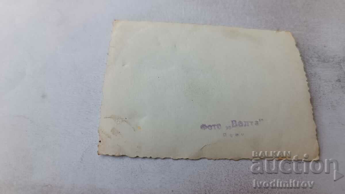 Φωτογραφία Βάρνα Αξιωματικός άνδρας και γυναίκα σε έναν περίπατο 1941 με τιμή 2.65 BGN | € 1.35 Φωτογραφία Βάρνα Αξιωματικός άνδρας και γυναίκα σε έναν περίπατο 1941 με τιμή 2.65 BGN | € 1.35