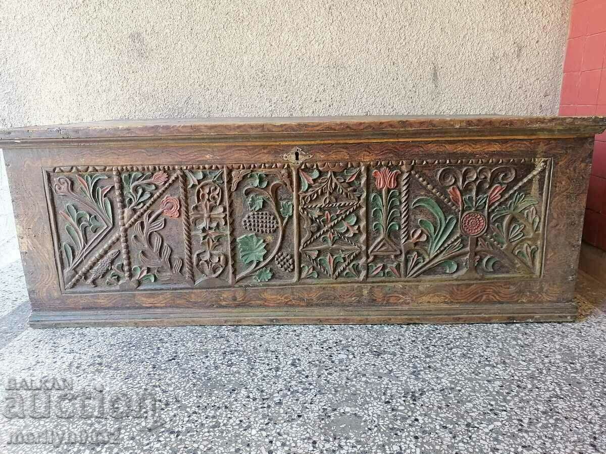 Trevnensky chest, bridal chaise, chest of drawers, 19th century Trevnensky chest, bridal chaise, chest of drawers, 19th century