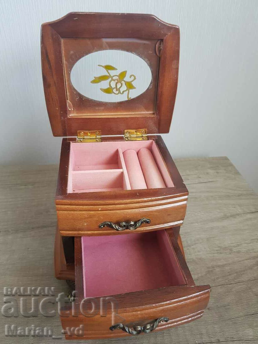 Vintage wooden box, jewelry cabinet with price 70.00 BGN | € 35.79