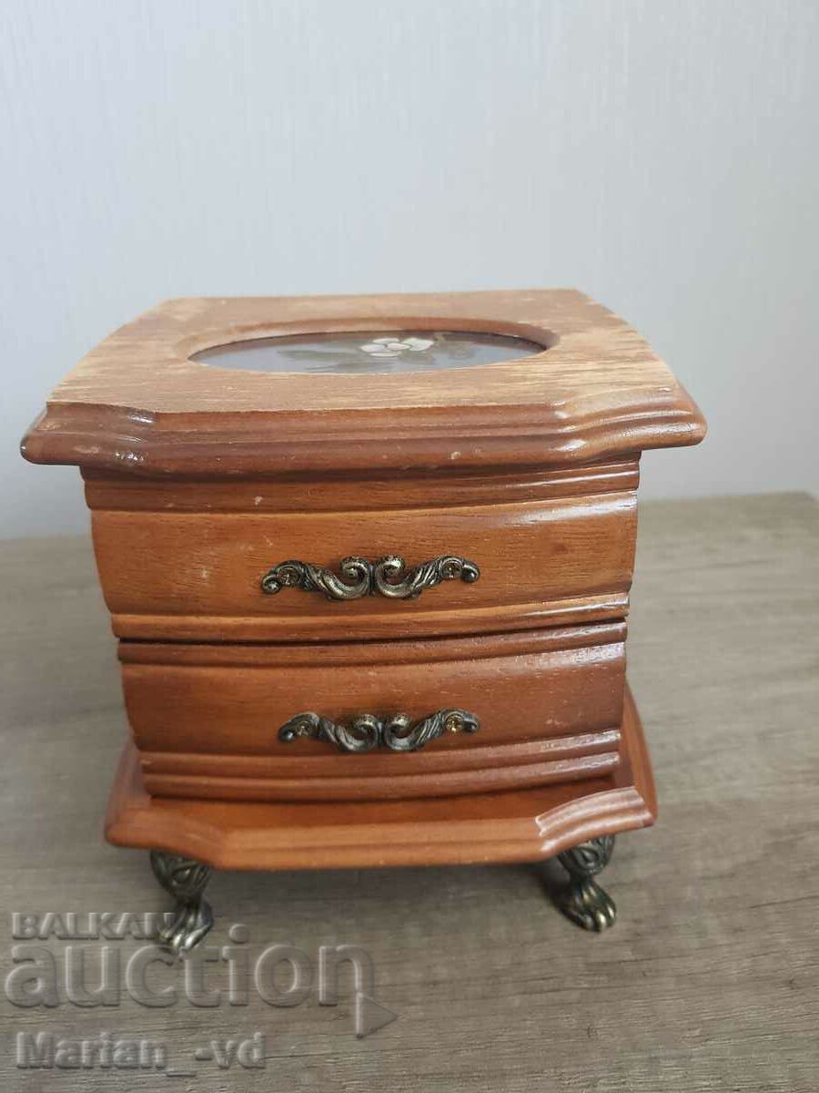 Delivery of Vintage wooden box, jewelry cabinet