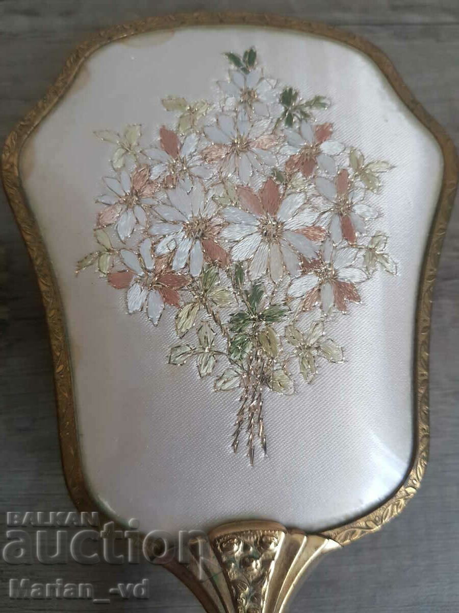 Retro set of women's hair brush and clothes brush with price 150.00 BGN | € 76.69 Retro set of women's hair brush and clothes brush with price 150.00 BGN | € 76.69