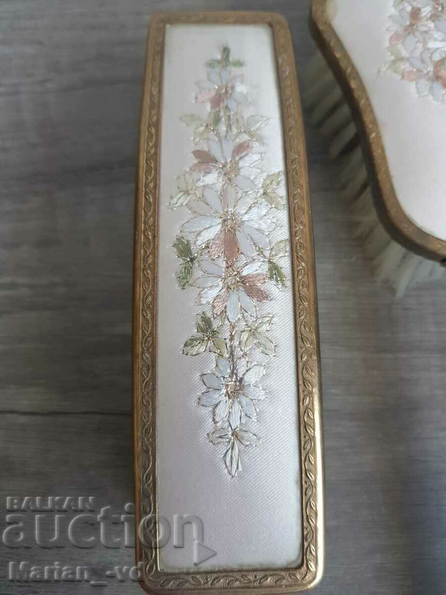 Auction Retro set of women's hair brush and clothes brush Auction Retro set of women's hair brush and clothes brush