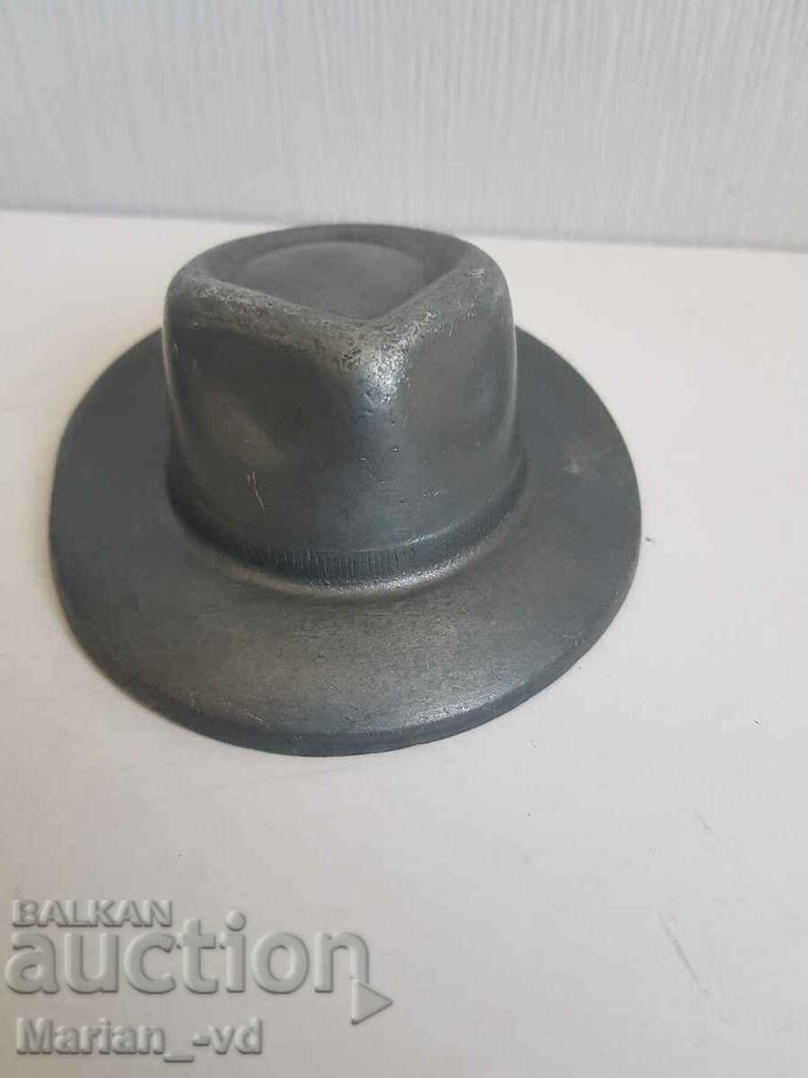 Old souvenir metal cowboy hat with price 20.00 BGN | € 10.23 Old souvenir metal cowboy hat with price 20.00 BGN | € 10.23