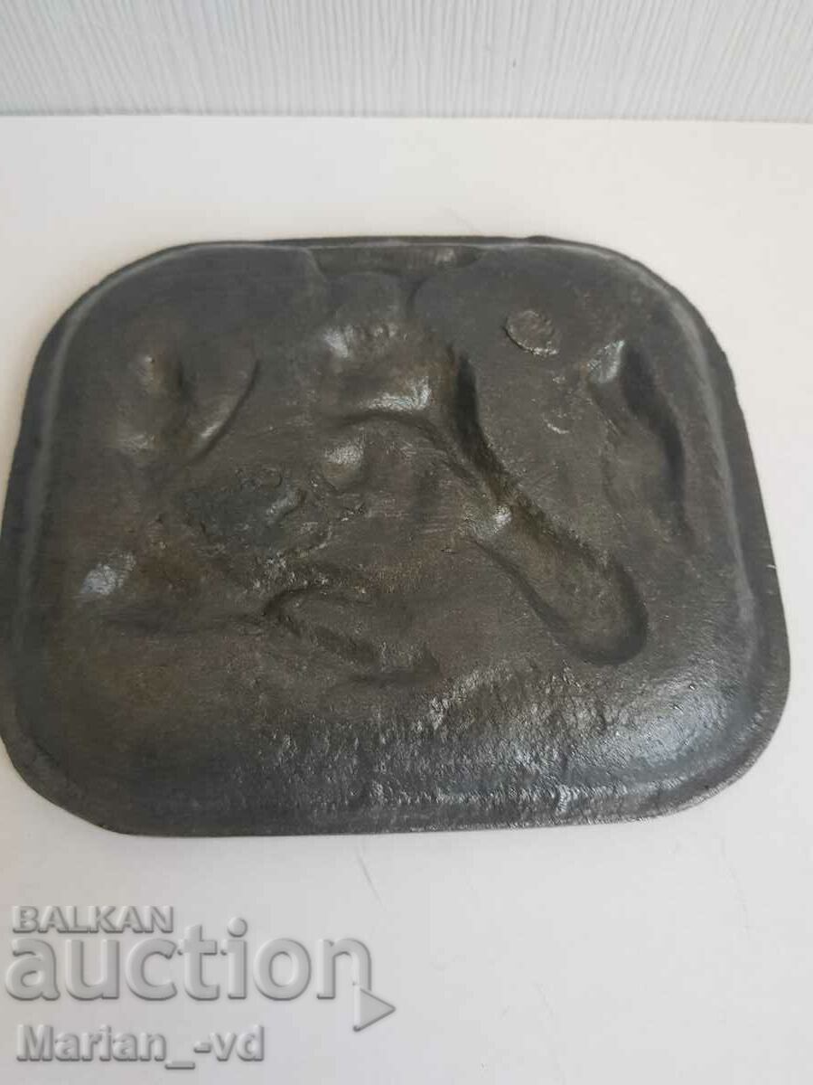 Livrarea Placa din fonta cu scena