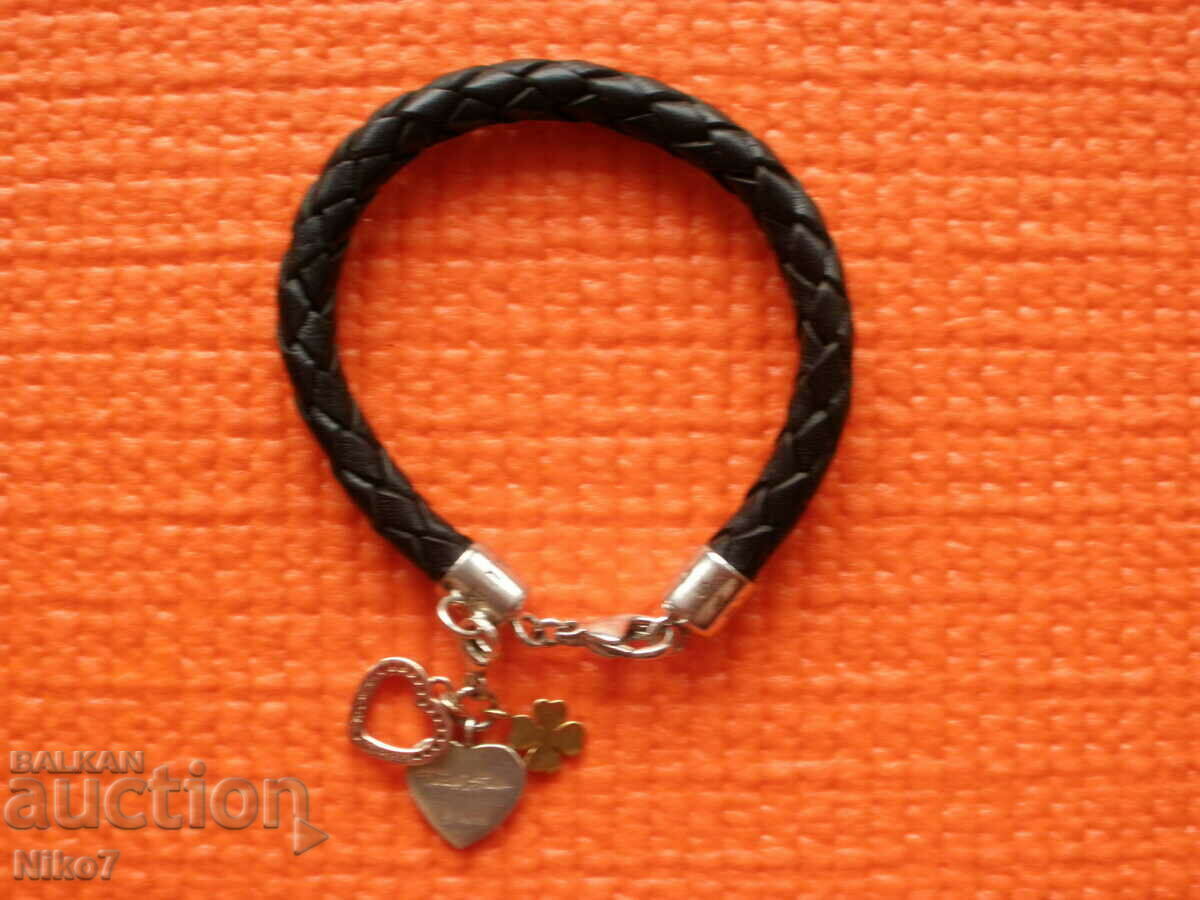 Σχεδιαστής βραχιόλι - THOMAS SABO. με τιμή 74.99 BGN | € 38.34 Σχεδιαστής βραχιόλι - THOMAS SABO. με τιμή 74.99 BGN | € 38.34