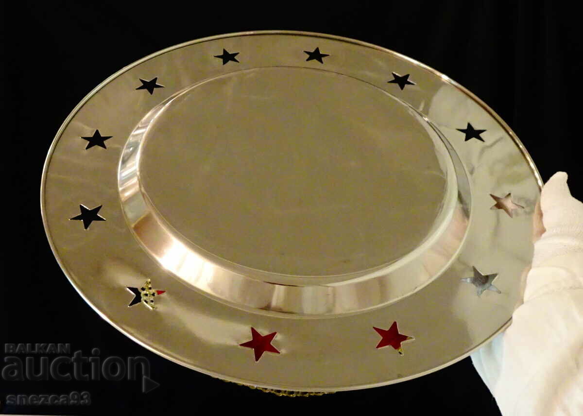 Tava placata cu argint, farfurie, 30 cm., stele. cu preț 10.00 BGN | € 5.11 Tava placata cu argint, farfurie, 30 cm., stele. cu preț 10.00 BGN | € 5.11
