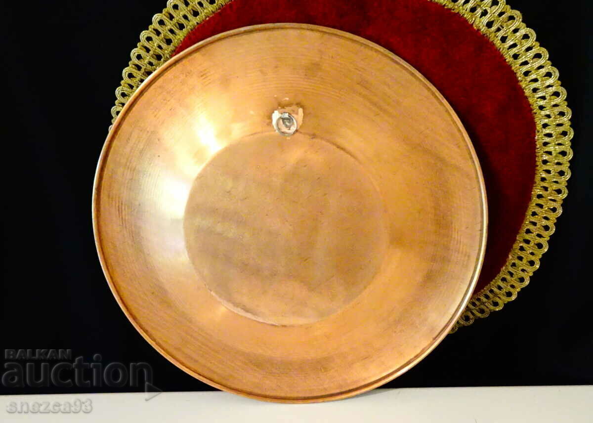 Δημοπρασία Ενεπίγραφο χάλκινο πιάτο, πιάτο, πάνελ 29 cm. Δημοπρασία Ενεπίγραφο χάλκινο πιάτο, πιάτο, πάνελ 29 cm.