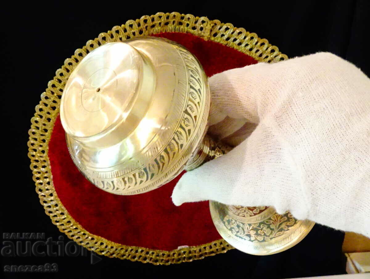 Delivery of Bronze decanter, vase, cellular enamel, marked. Delivery of Bronze decanter, vase, cellular enamel, marked.