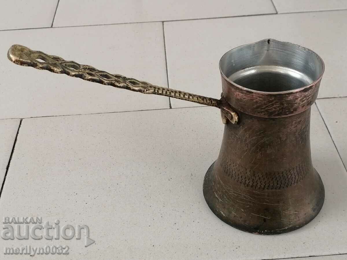 Старо медно калайдисано джезве, кафеник, бакър, меден съд с цена 45.00 лв. | € 23.01 Старо медно калайдисано джезве, кафеник, бакър, меден съд с цена 45.00 лв. | € 23.01