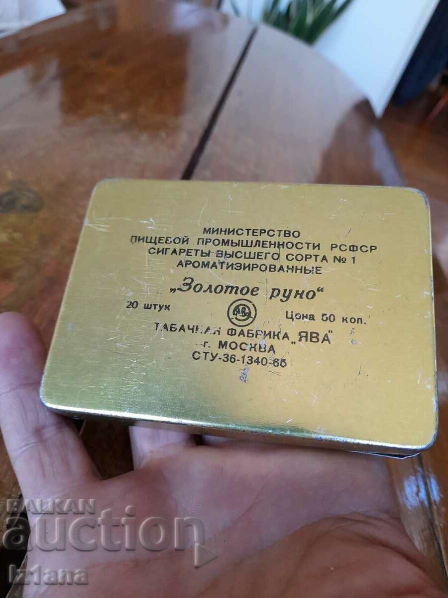 Аукцион Стара табакера,кутия от цигари Золотое Руно