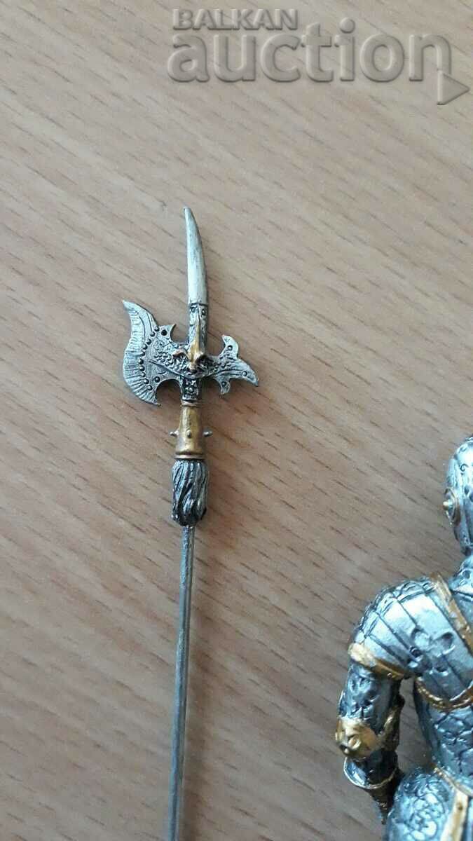 Delivery of lead knight with halberd Delivery of lead knight with halberd