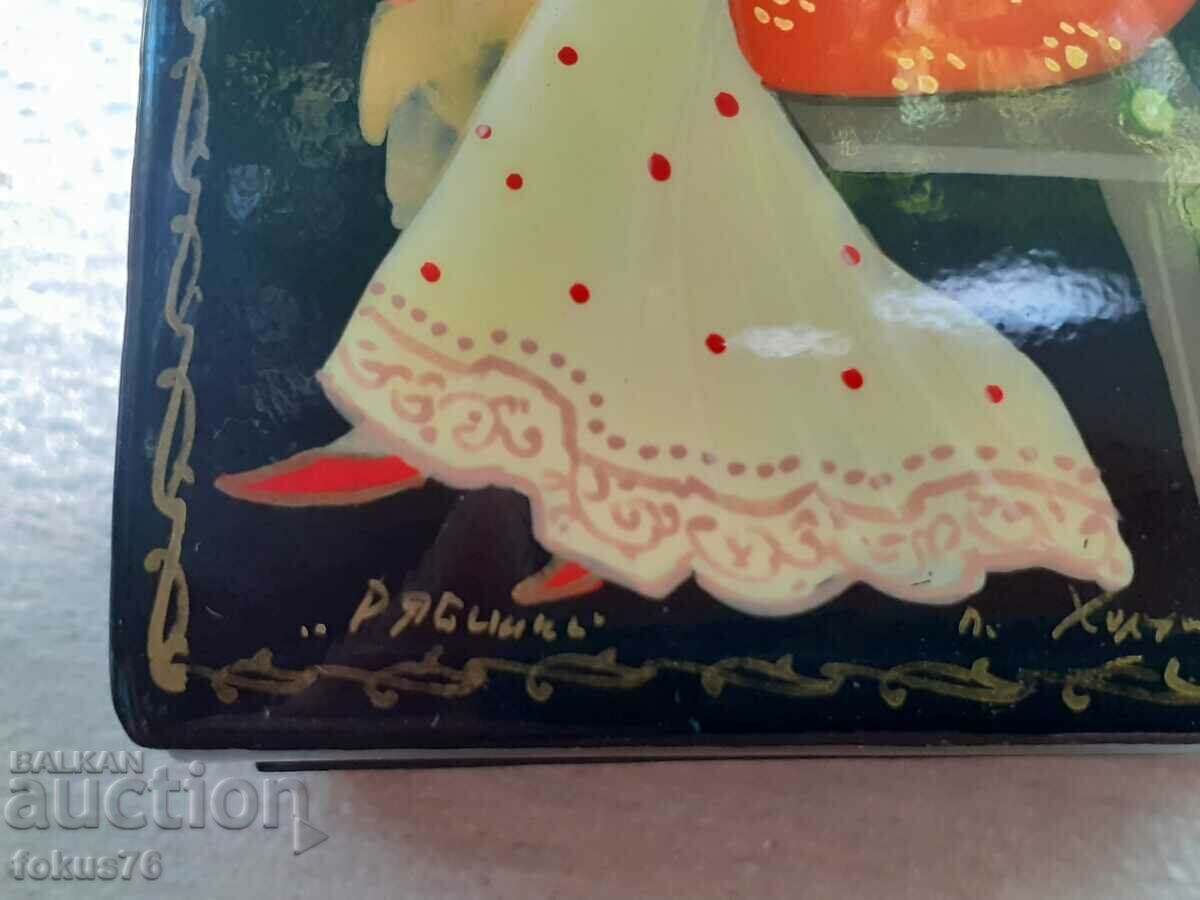 Old Russian lacquer box hand painted with price 119.00 BGN | € 60.84 Old Russian lacquer box hand painted with price 119.00 BGN | € 60.84
