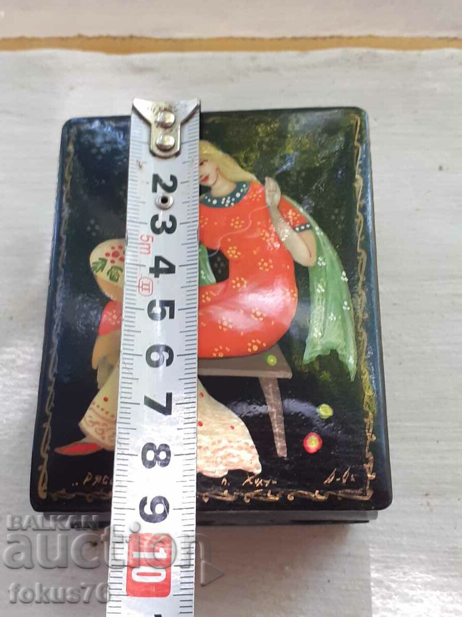 Old Russian lacquer box hand painted - 7 Old Russian lacquer box hand painted - 7