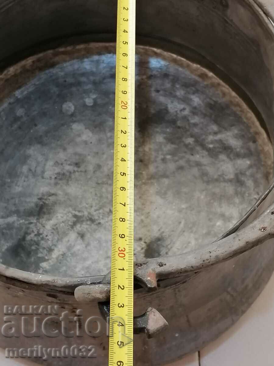 An old copper boiler, a pot, a malt, a baker - 5 An old copper boiler, a pot, a malt, a baker - 5