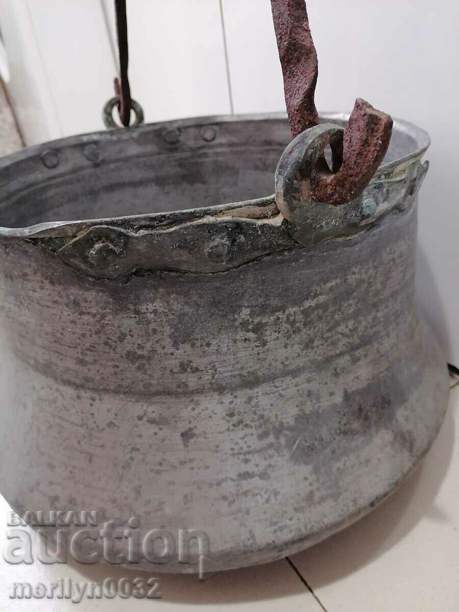 An old copper boiler, a pot, a malt, a baker - 7 An old copper boiler, a pot, a malt, a baker - 7