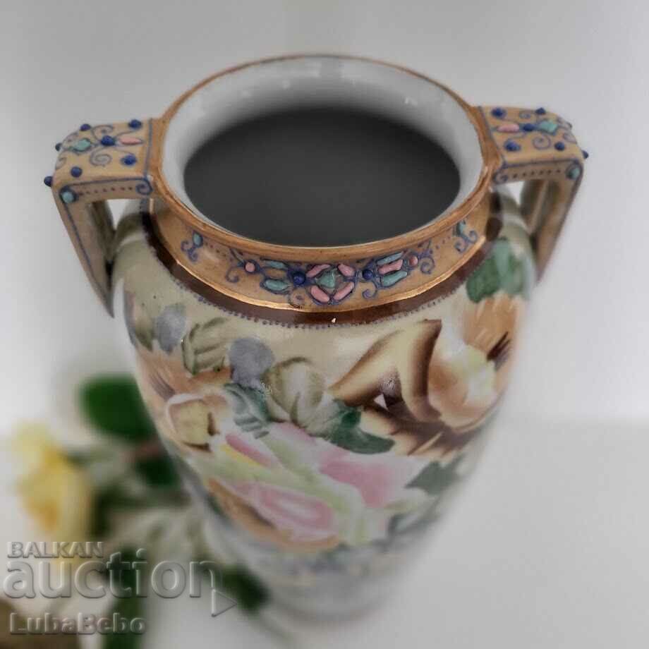 Auction Vintage Art Deco porcelain vases Auction Vintage Art Deco porcelain vases