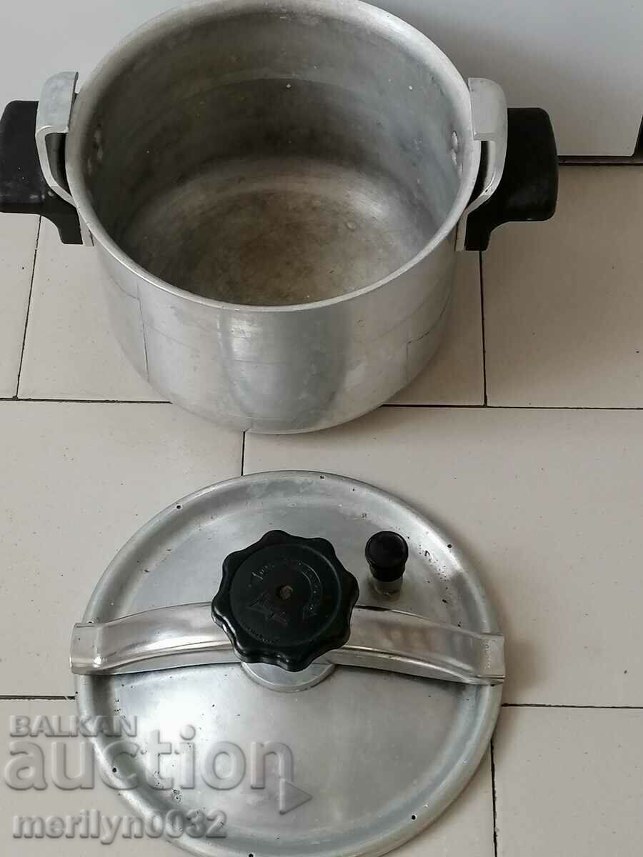 Pressure cooker from the USSR with price 69.90 BGN | € 35.74 Pressure cooker from the USSR with price 69.90 BGN | € 35.74