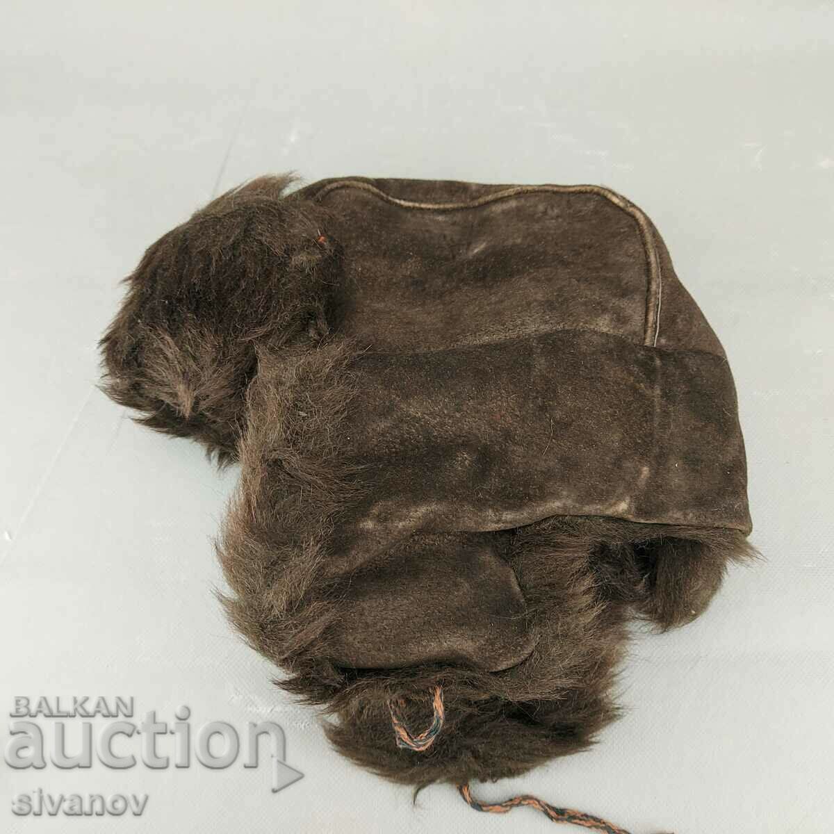 Licitație Pălărie veche Ushanka din piele artificială Yambol №0286 Licitație Pălărie veche Ushanka din piele artificială Yambol №0286