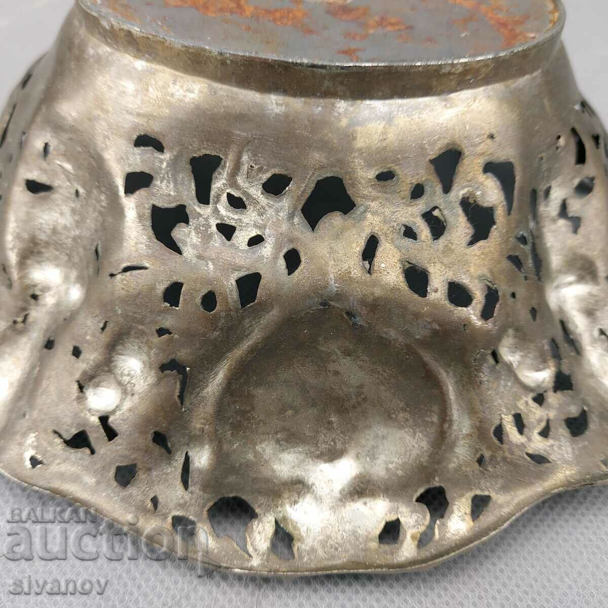 Delivery of Old metal fruit bowl #0367