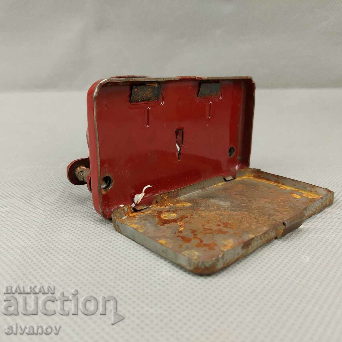 Delivery of Old metal paper punch #0385 Delivery of Old metal paper punch #0385