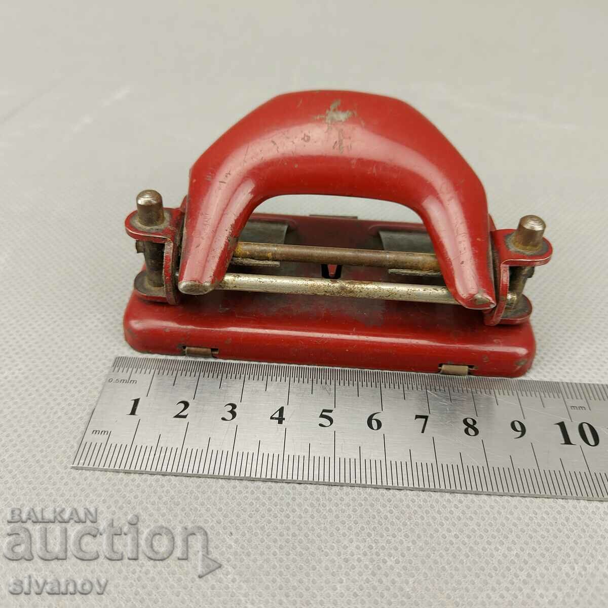Old metal paper punch #0385 - 5 Old metal paper punch #0385 - 5