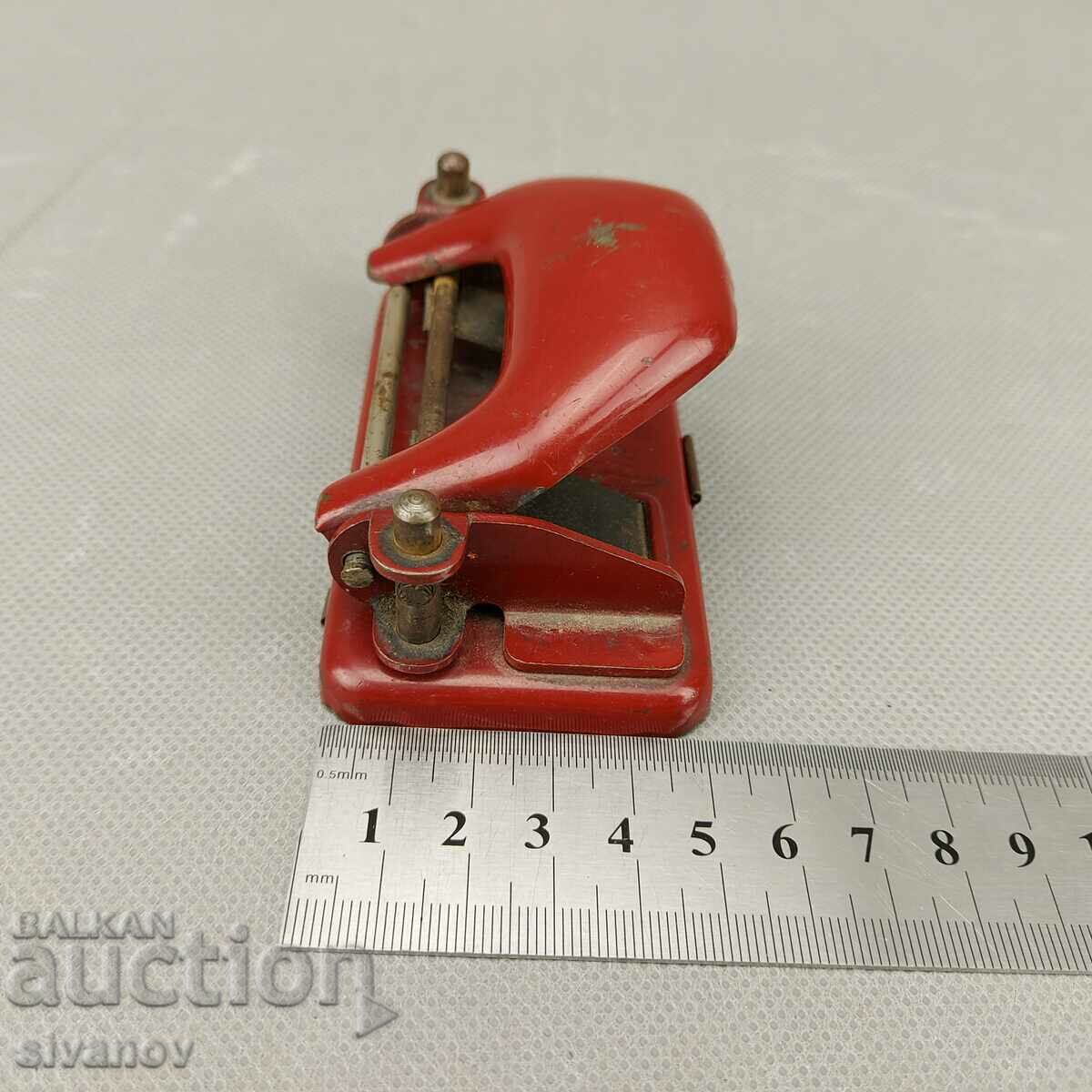 Old metal paper punch #0385 - 6 Old metal paper punch #0385 - 6