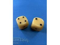 Zaruri vechi de bachelit