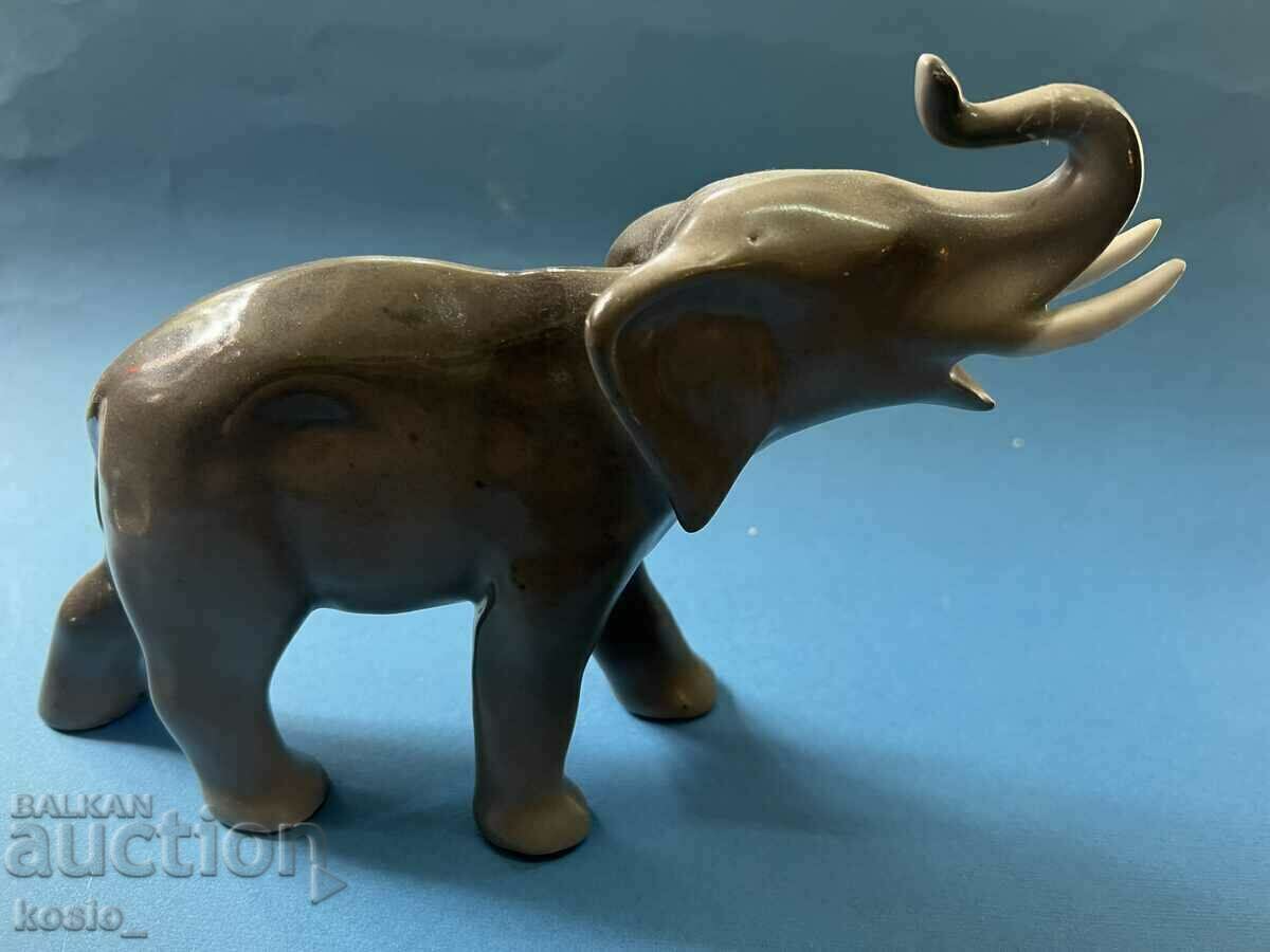 Delivery of Porcelain elephant